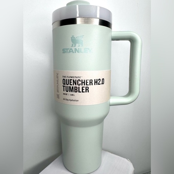 Stanley FlowState Quencher H2.0 Tumbler / 40oz / Color: Mist / light Green - Picture 4 of 9